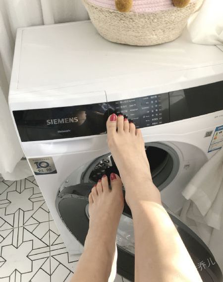 漂亮的保姆在线播放_HD免费高清观看